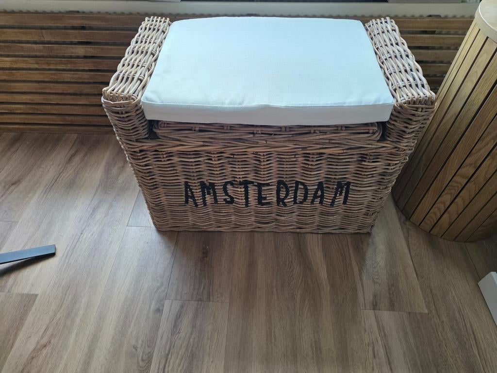 Rattan opbergbankje met opdruk Amsterdam ZGAN, Ophalen, Minder dan 50 cm, 50 tot 100 cm, Zo goed als nieuw