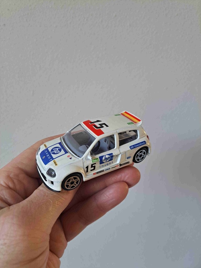 Renault Super Clio Trophy HP Invent 1:43 Bburago, Ophalen of Verzenden, Zo goed als nieuw, Auto