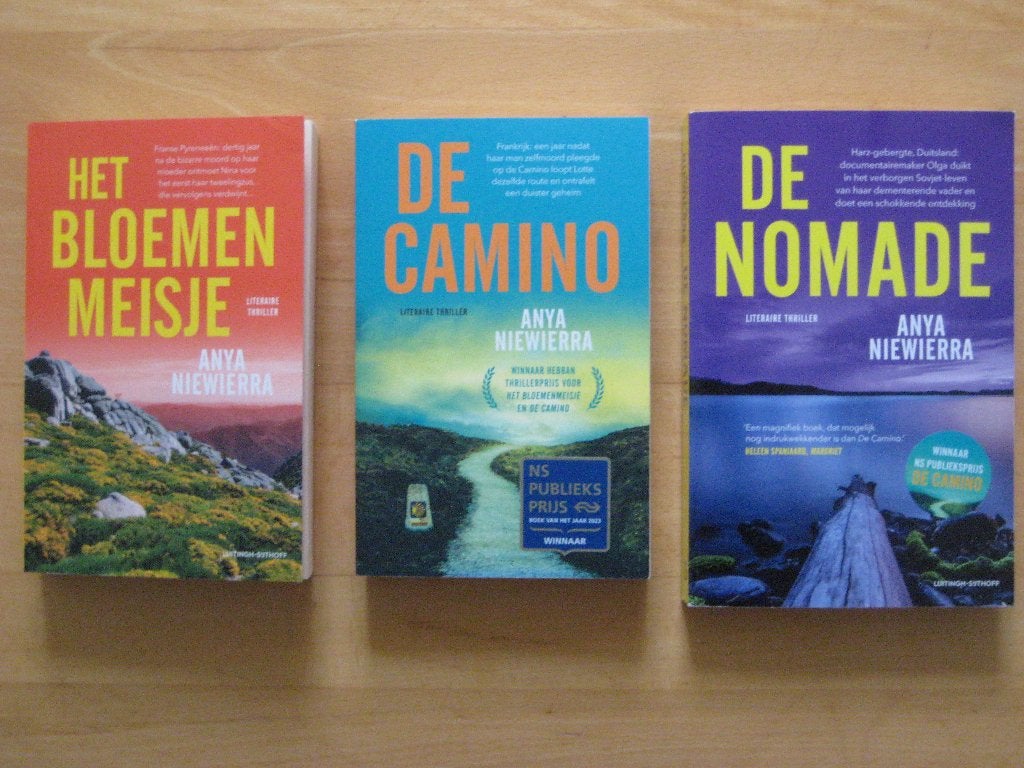 Anya Niewierra (3x), Boeken, Ophalen of Verzenden, Zo goed als nieuw, Anya Niewierra