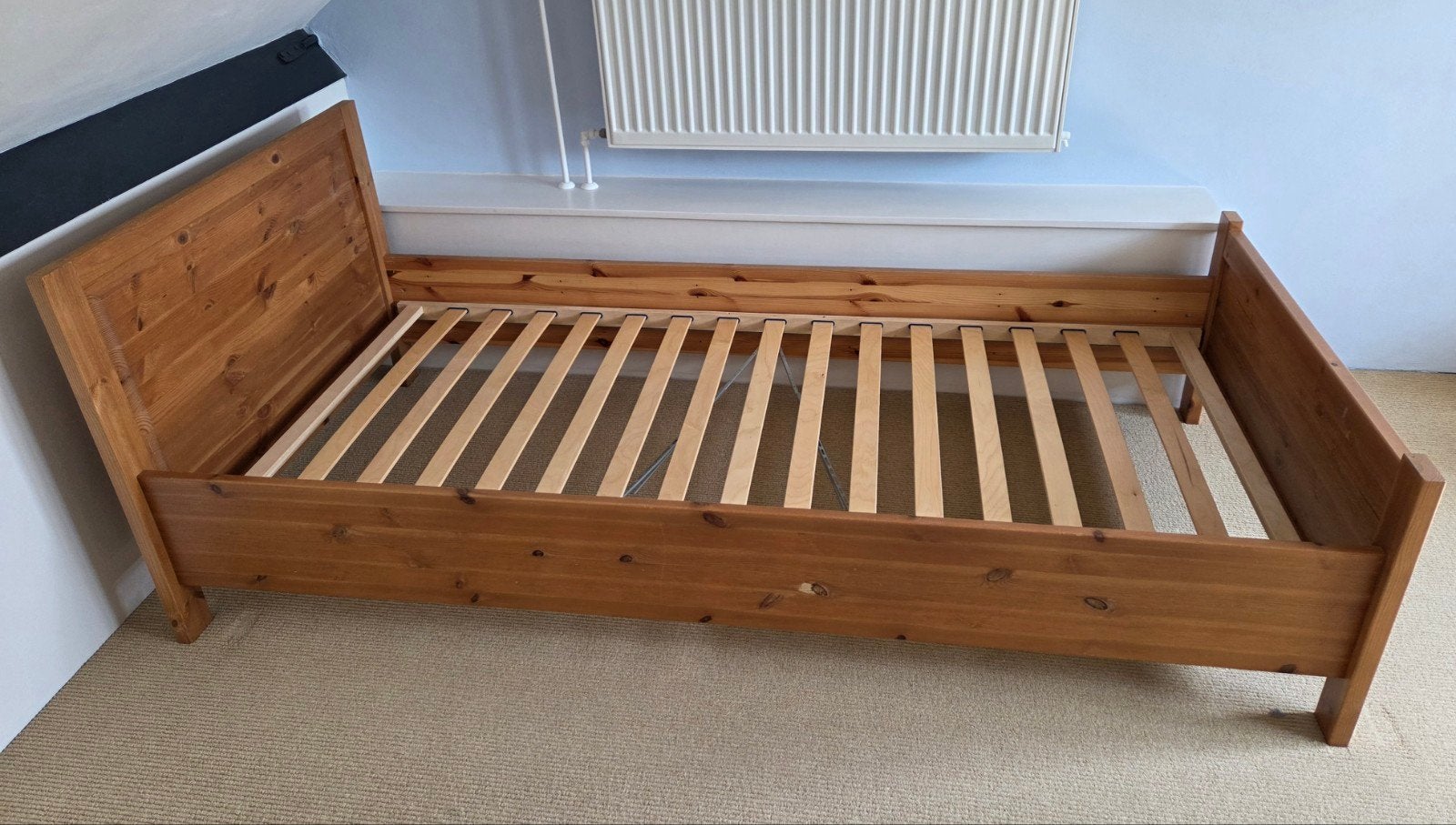 Houten eenpersoonsbed met lattenbodem, Ophalen, Gebruikt, 90 cm, Eenpersoons