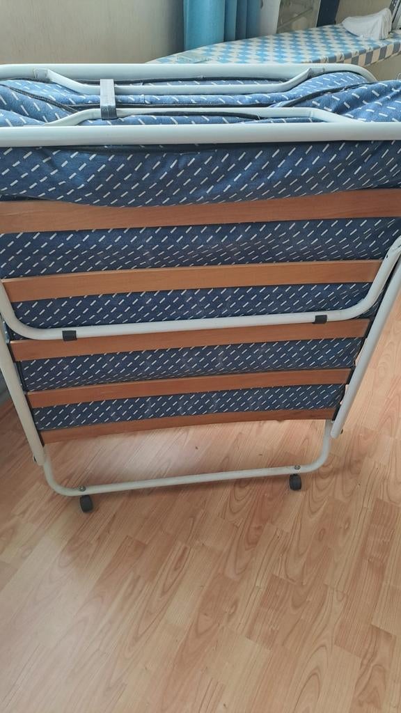Opklapbed met matras, Ophalen, 90 cm, Eenpersoons, Zo goed als nieuw