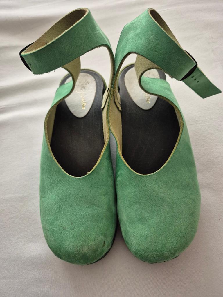 Groene klompen met enkelbandje van Jan Jansen - Maat 40, Kleding | Dames, Schoenen, Ophalen of Verzenden, Gedragen, Groen, Overige typen