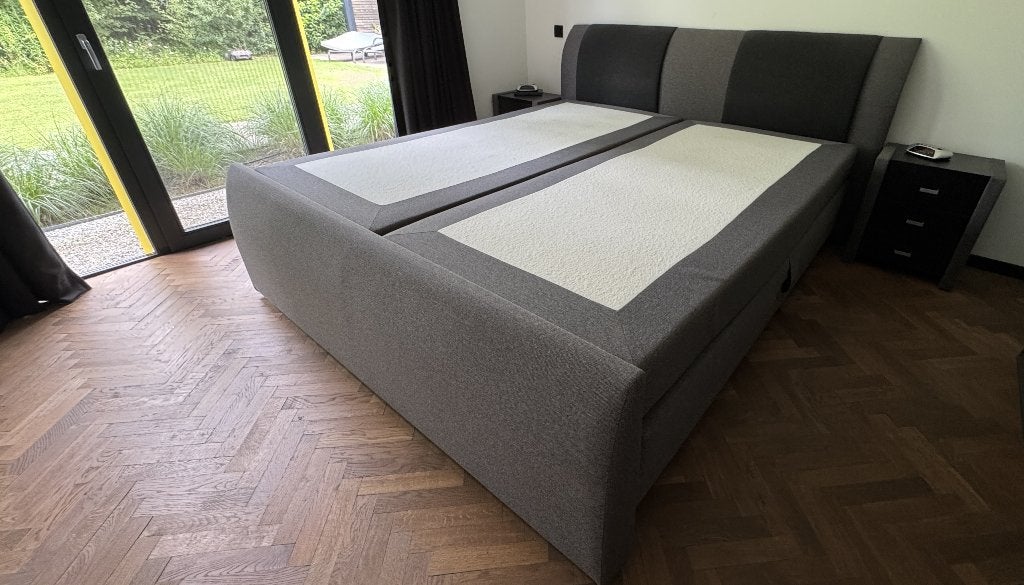 Luxe boxspring met elektrisch (draadloos) verstelbare bodems, Ophalen, Gebruikt, Modern, Comfortabel, Luxe, Tweepersoons