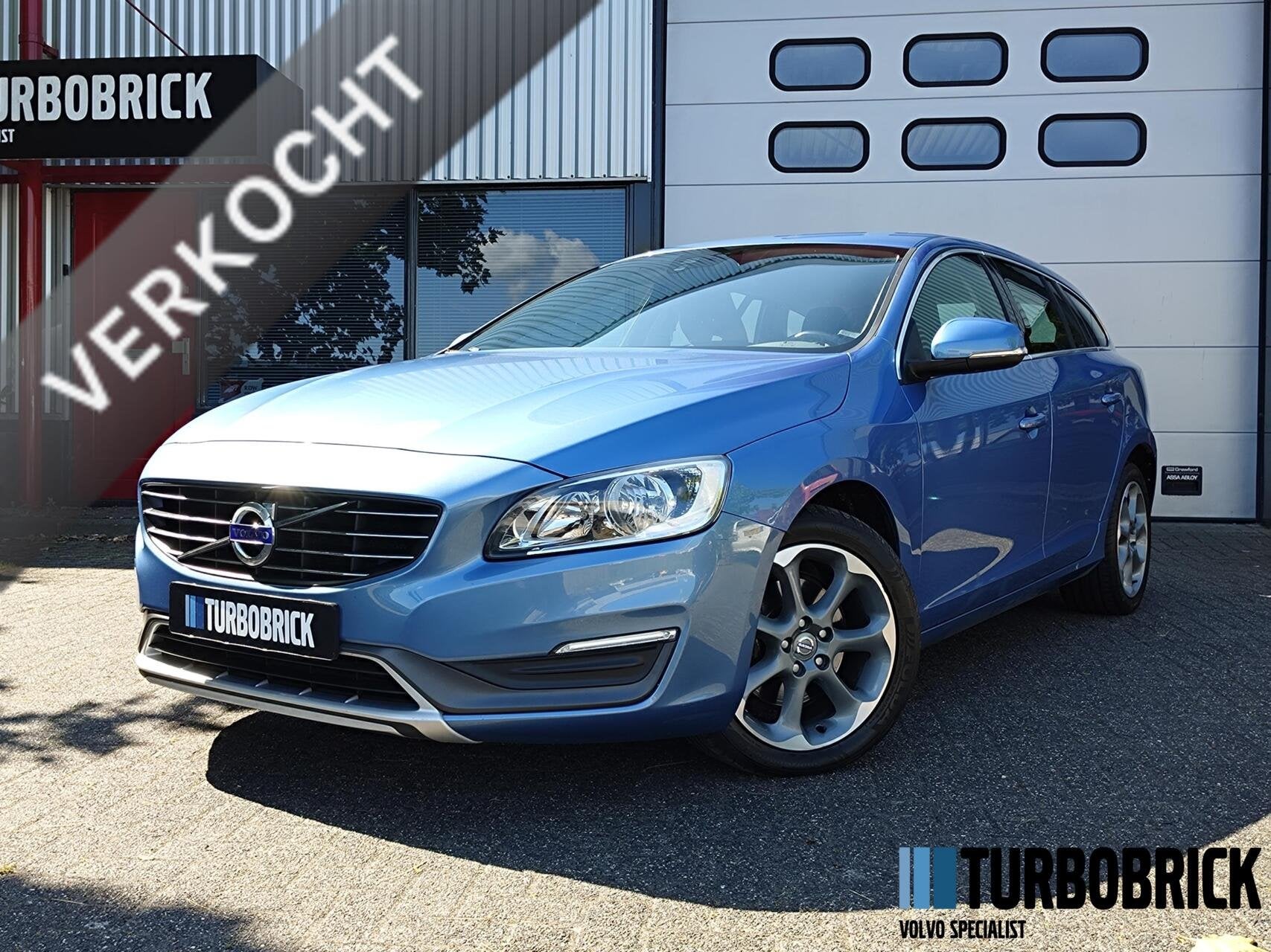 Volvo V60 1.6 T3 Automaat|Clima|Cruise|Trekhaak|MY2014|Deale, Gebruikt, Zwart, 4 cilinders, 150 pk