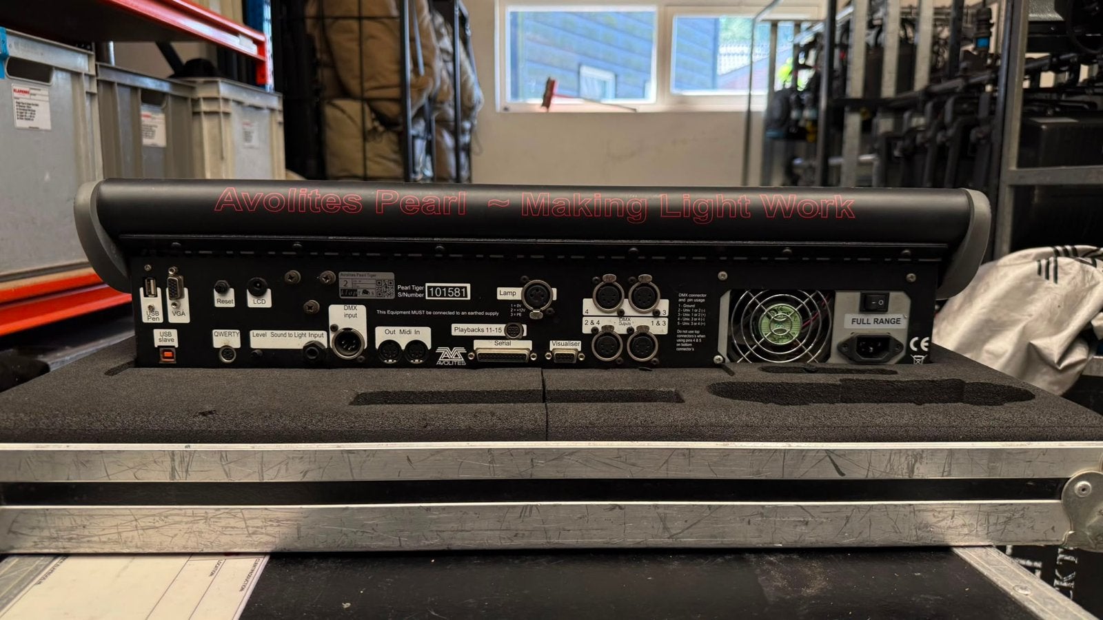 Avolites Pearl Tiger Lichttafel (2 stuks beschikbaar), Ophalen, Gebruikt