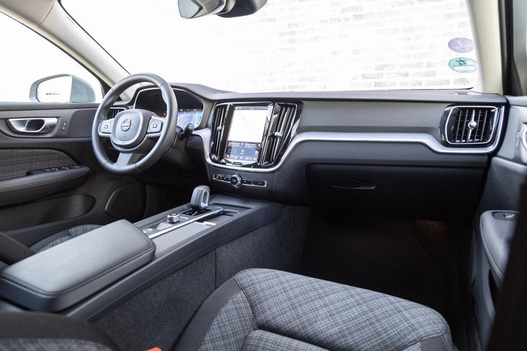 Volvo V60 2.0 B3 Essential Edition | Achteruitrijcamera | Pa, Auto's, 12 maanden, Stof, Euro 6, 4 cilinders