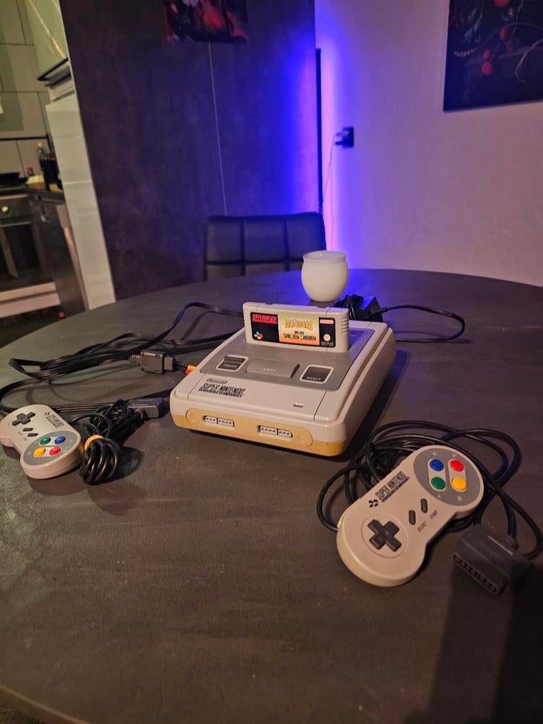 SNES met Super Mario All Stars en 2 controllers, Ophalen of Verzenden