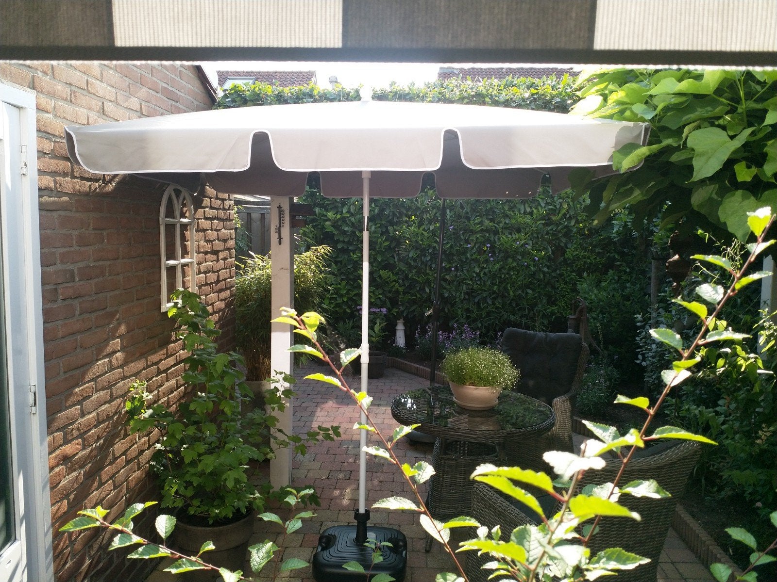 Nieuwe Parasol, Ophalen, Nieuw