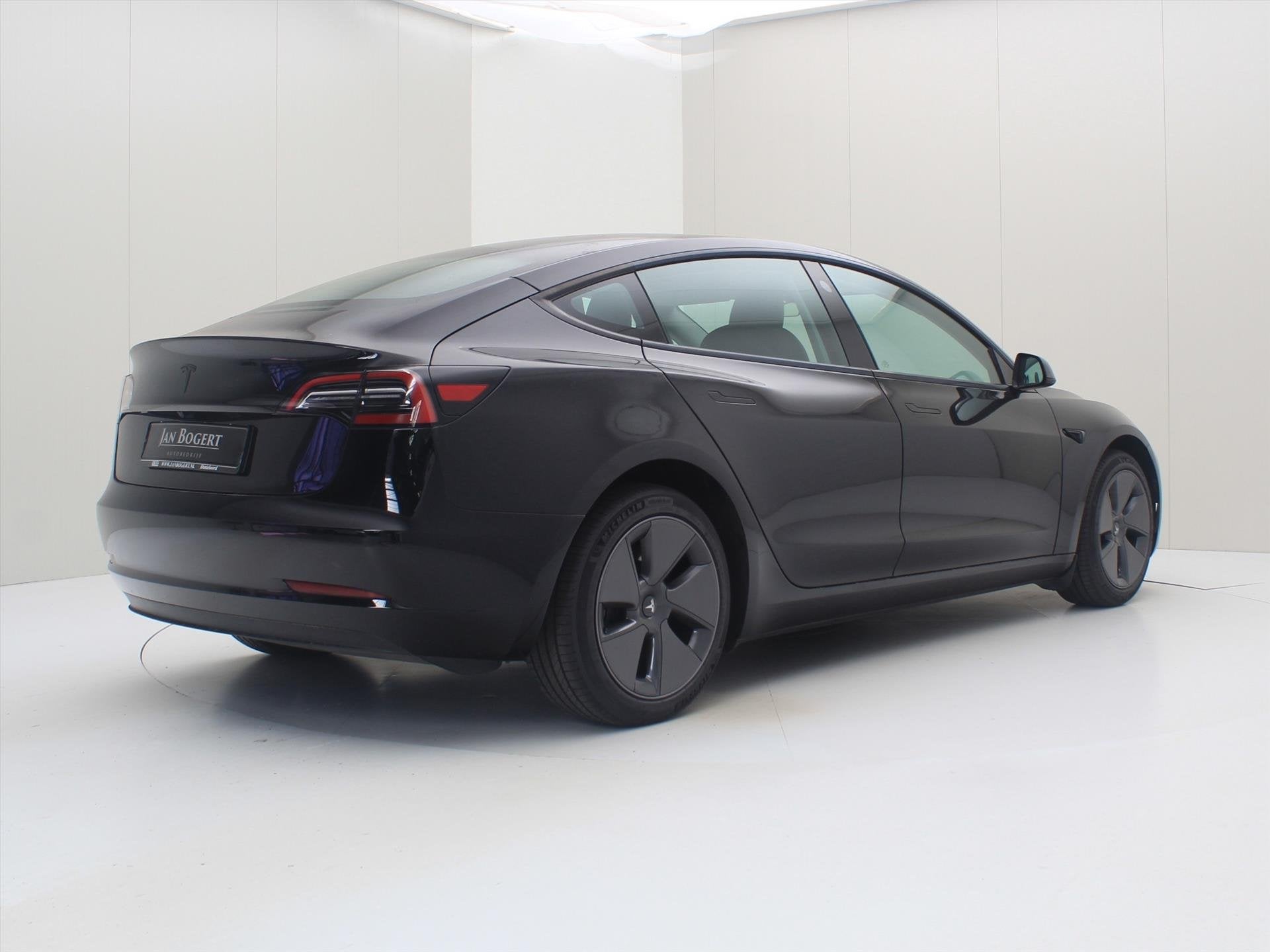 Foto 2 van Tesla Model 3 Standard RWD Plus UPGRADE 93% SoH [ AMD RYZEN+