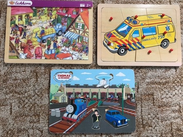 3 houten puzzels:thomas, ambulance en boerderij, Ophalen of Verzenden, 500 t/m 1500 stukjes, Gebruikt