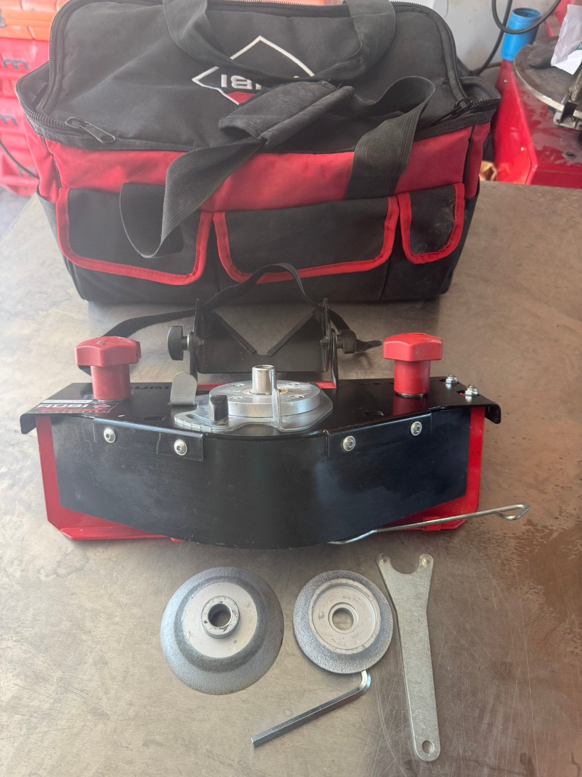 Rubi Jolly Pro Edger. Nieuwstaat, Doe-het-zelf en Verbouw, Gereedschap | Handgereedschap, Ophalen of Verzenden, Zo goed als nieuw