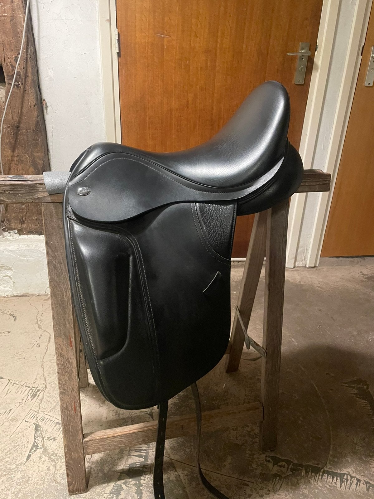 Thorowgood 17 inch HDS dressuurzadel, Dieren en Toebehoren, Ophalen of Verzenden, Zo goed als nieuw, Dressuur