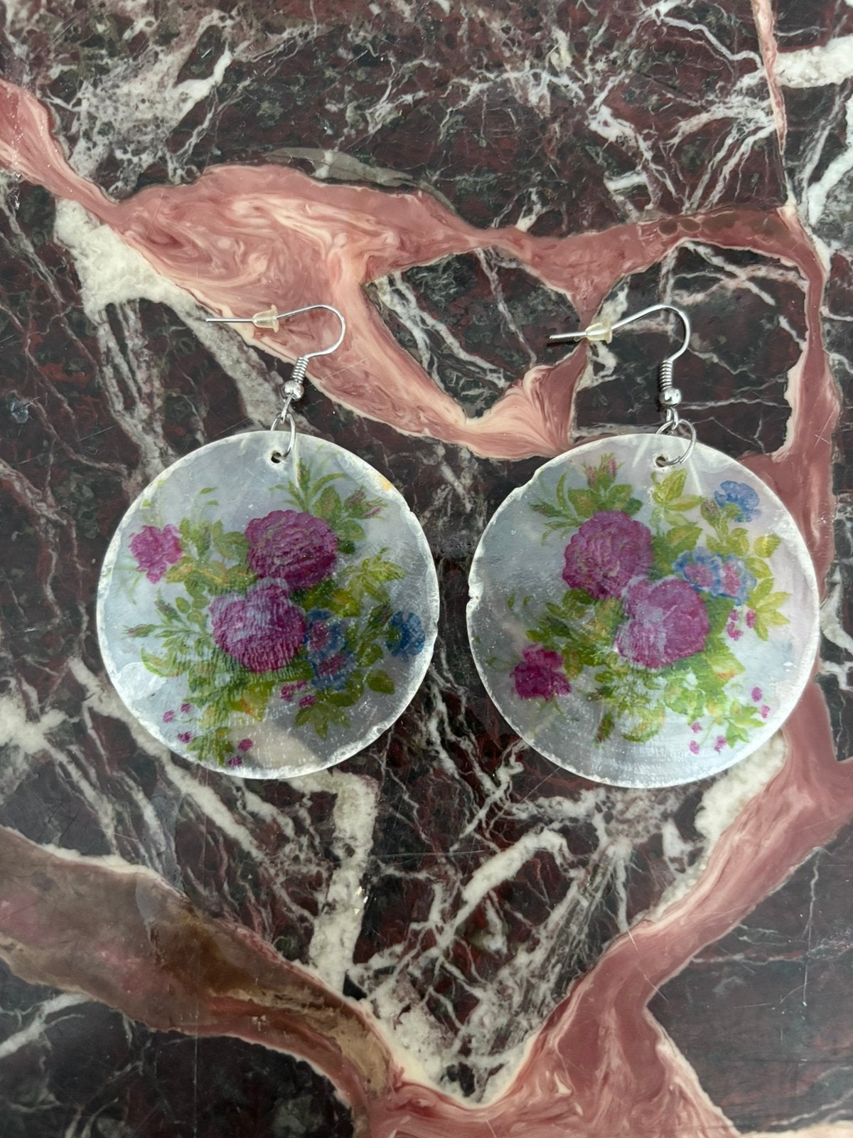 Oorbellen met bloemmotief, Ophalen of Verzenden, Zo goed als nieuw, Paars, Overige materialen