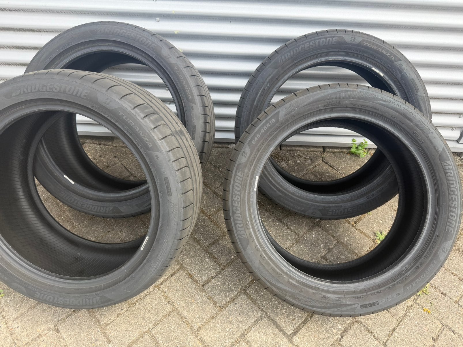 Zomerbandenset bridgestone 6 mm 245/45/19 en 275/40/19, 275 mm, Band(en), Zomerbanden, Ophalen