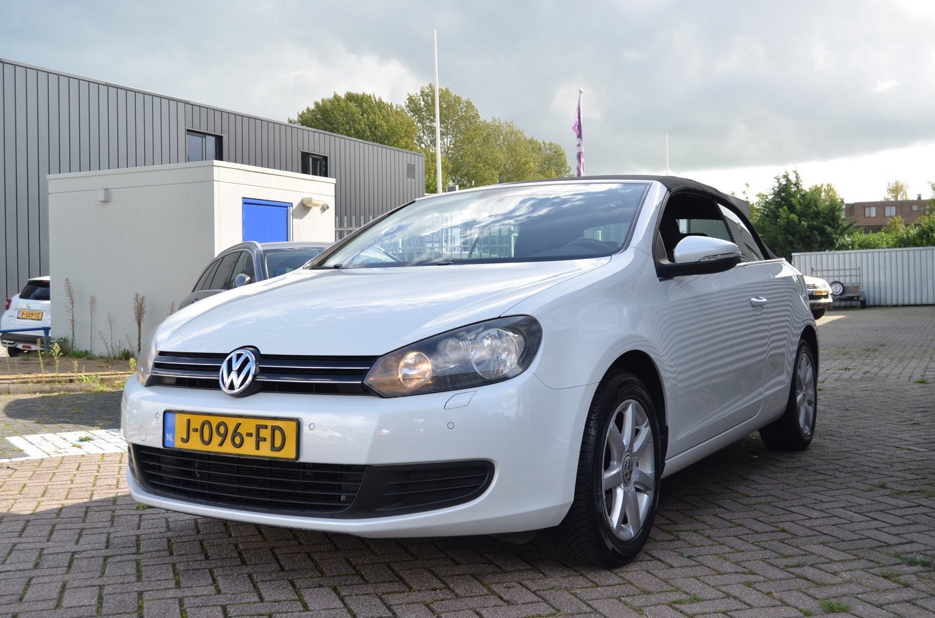 Foto 3 van Volkswagen Golf Cabriolet 1.2 TSI BlueMotion|STOELVERW.|CARP