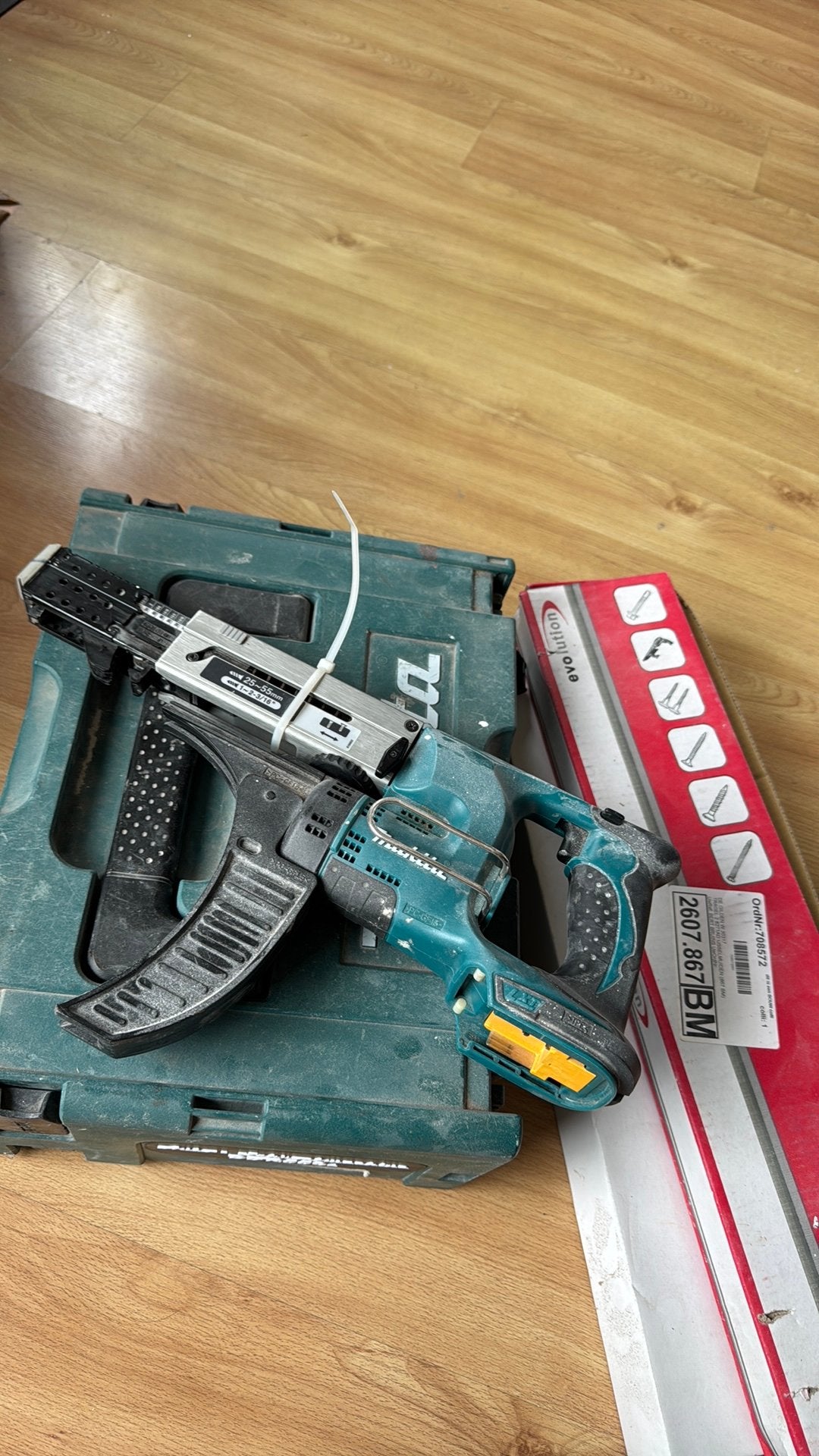 Makita DFR550 Z 18V Accu gipsschroefmachine, Verzenden, Gebruikt, Minder dan 400 watt, Boor- en Schroefmachine