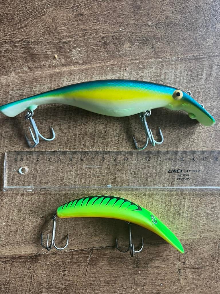 2 x kunstaas waarvan een fladen pike beast, Watersport en Boten, Ophalen of Verzenden