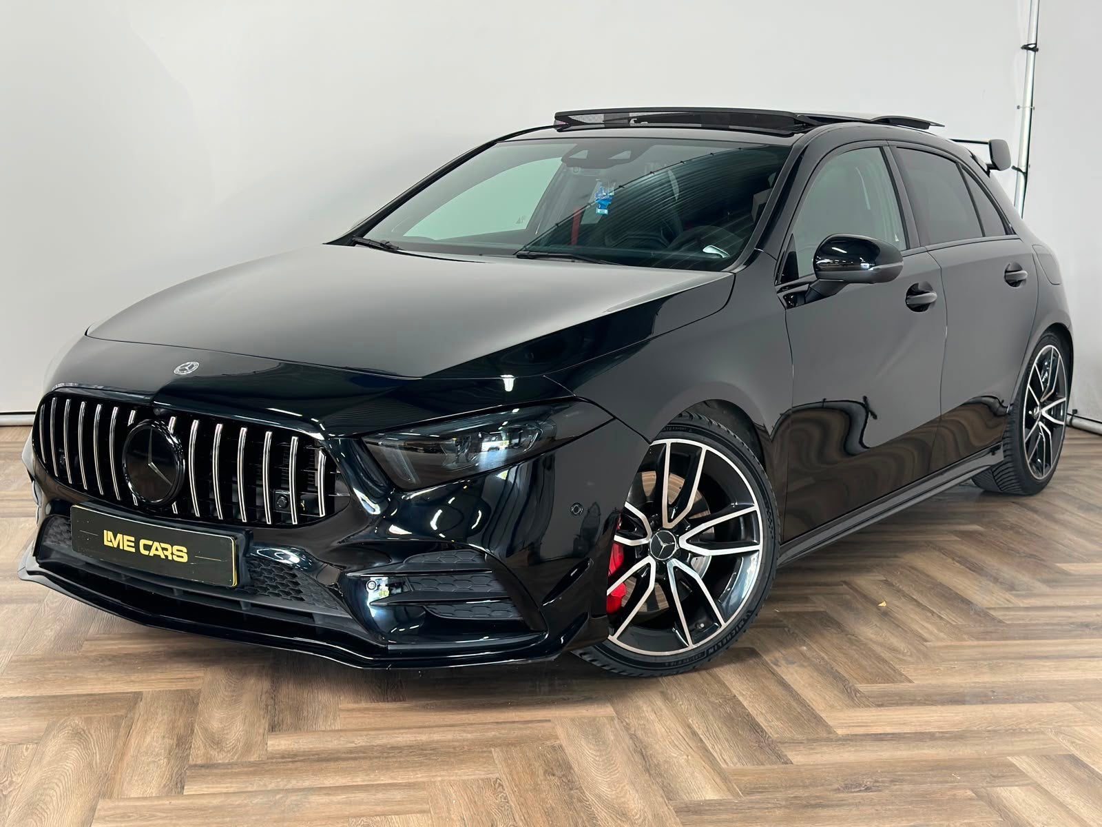 Mercedes-Benz A-klasse AMG 35 4MATIC Edition 1|PANO|SFEER|IN, Auto's, Mercedes-Benz, Bedrijf, Te koop, A-Klasse, 360° camera, 4x4
