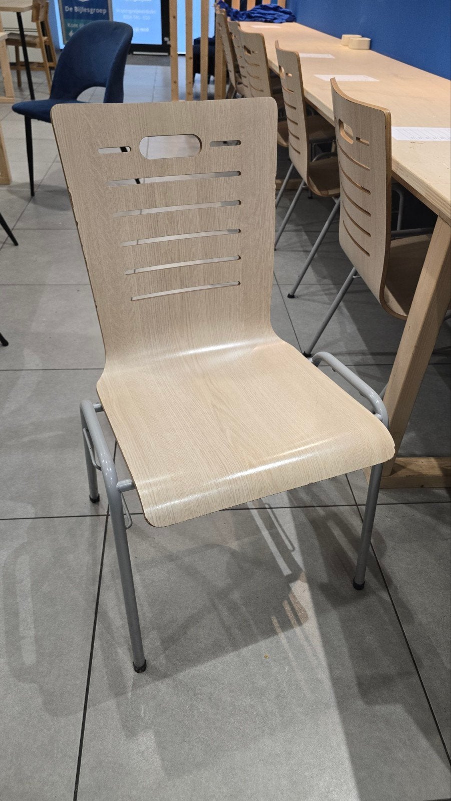 Partij houten schoolstoelen / kantinestoelen - stevig, Ophalen, Gebruikt, Bruin, Vijf, Zes of meer stoelen