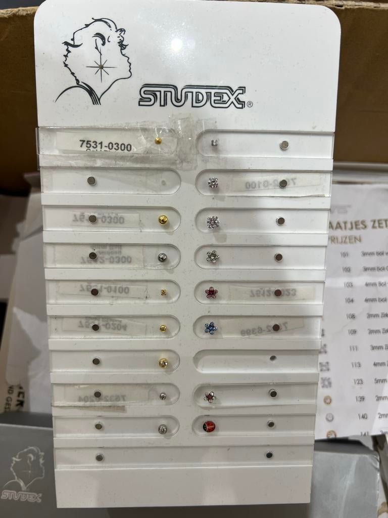 Oorgaatjes zetten - Studex System 75, Sieraden, Tassen en Uiterlijk, Oorbellen, Met kristal, Overige materialen, Overige kleuren