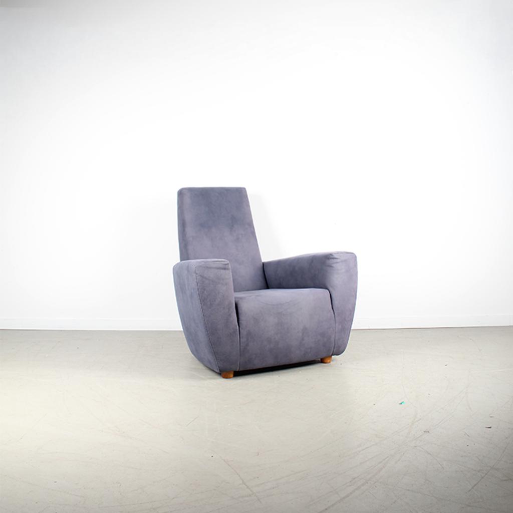 2x Label Longa Fauteuil Suede Stof – Houten Pootjes