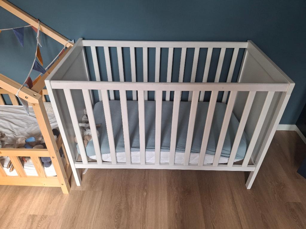 Ledikant incl matras, Kinderen en Baby's, Babywiegjes en Ledikanten, Ophalen, Gebruikt, Ledikant