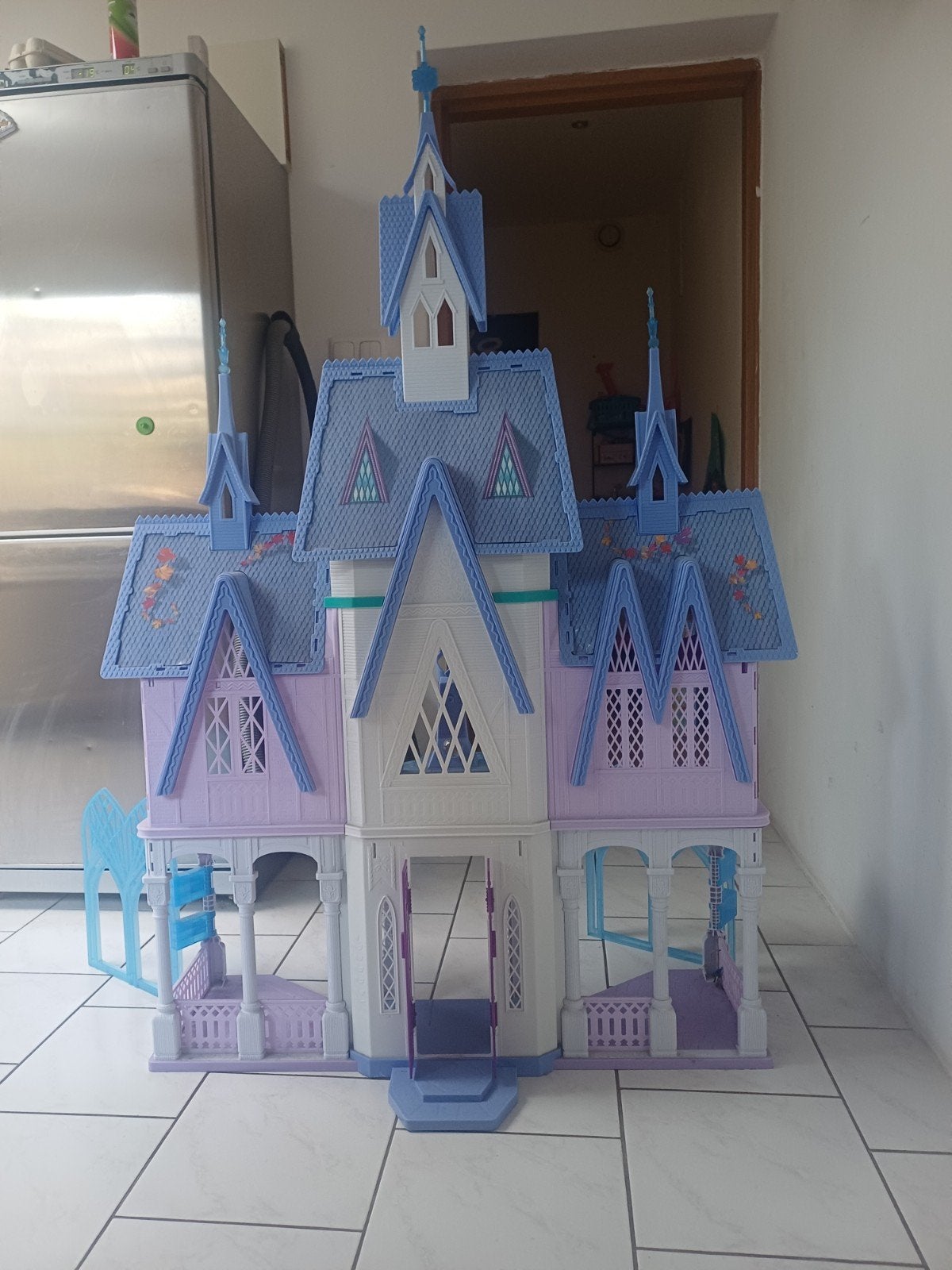 Disney Frozen Elsa's IJskasteel Poppenhuis met pop, Ophalen of Verzenden