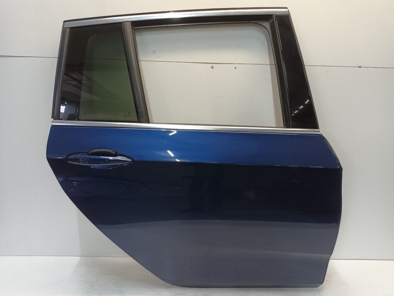 Portier rechts achter BMW 2 serie, Onderdelen@venauto.nl, Van der Ven Autorecycling B.V., Gebruikt, Ettenseweg 76, 4706 PB Roosendaal, The Netherlands