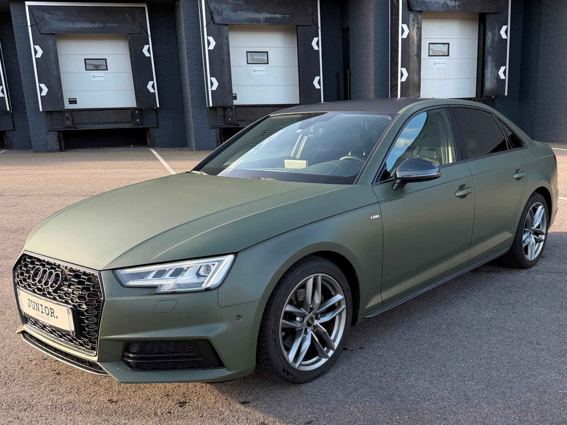 Audi A4 Limousine 2.0 TFSI ultra Sport S-LINE 245PK DIGITALD, Auto's, Dealer onderhouden, 1380 kg, Gebruikt, 1984 cc