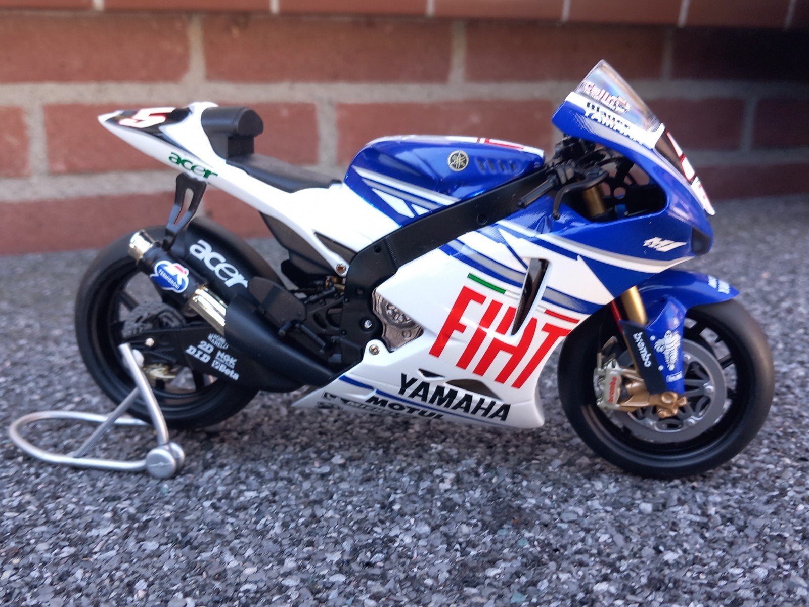 Yamaha YZR-M1 #5 Colin Edwards 2007 MotoGP, Hobby en Vrije tijd, Ophalen of Verzenden, Nieuw, 1:9 t/m 1:12, Motor