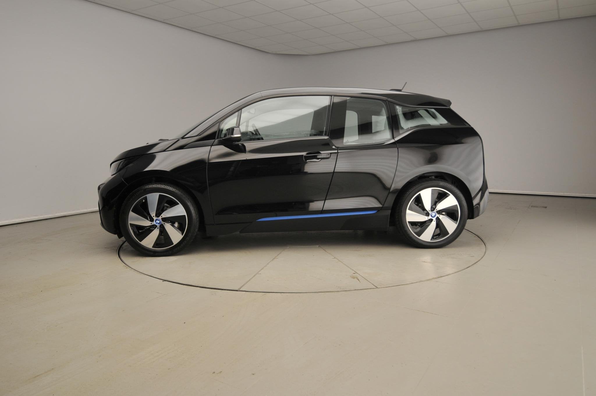 BMW i3 Comfort 22 kWh SoH 80,3% / Climate / Stoelverwarming, Auto's, Automaat, Gebruikt, 22 kWh, 4 stoelen