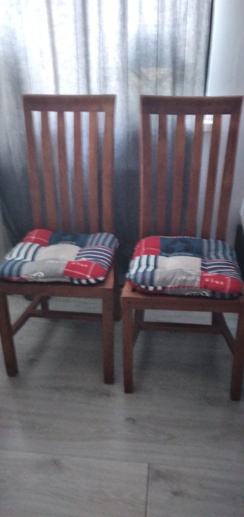 Houten eetkamerstoelen incl. Kussentjes te koop, Huis en Inrichting, Stoelen, Ophalen, Gebruikt, Twee, Overige kleuren
