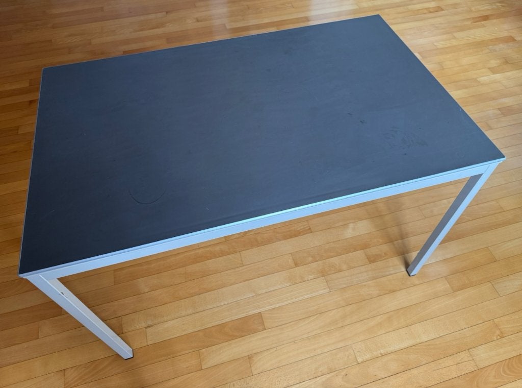 Robuuste vintage labtafel/bureau — Tijdloos design, Huis en Inrichting, Bureaus, Ophalen, Gebruikt, 121 cm, Industrieel