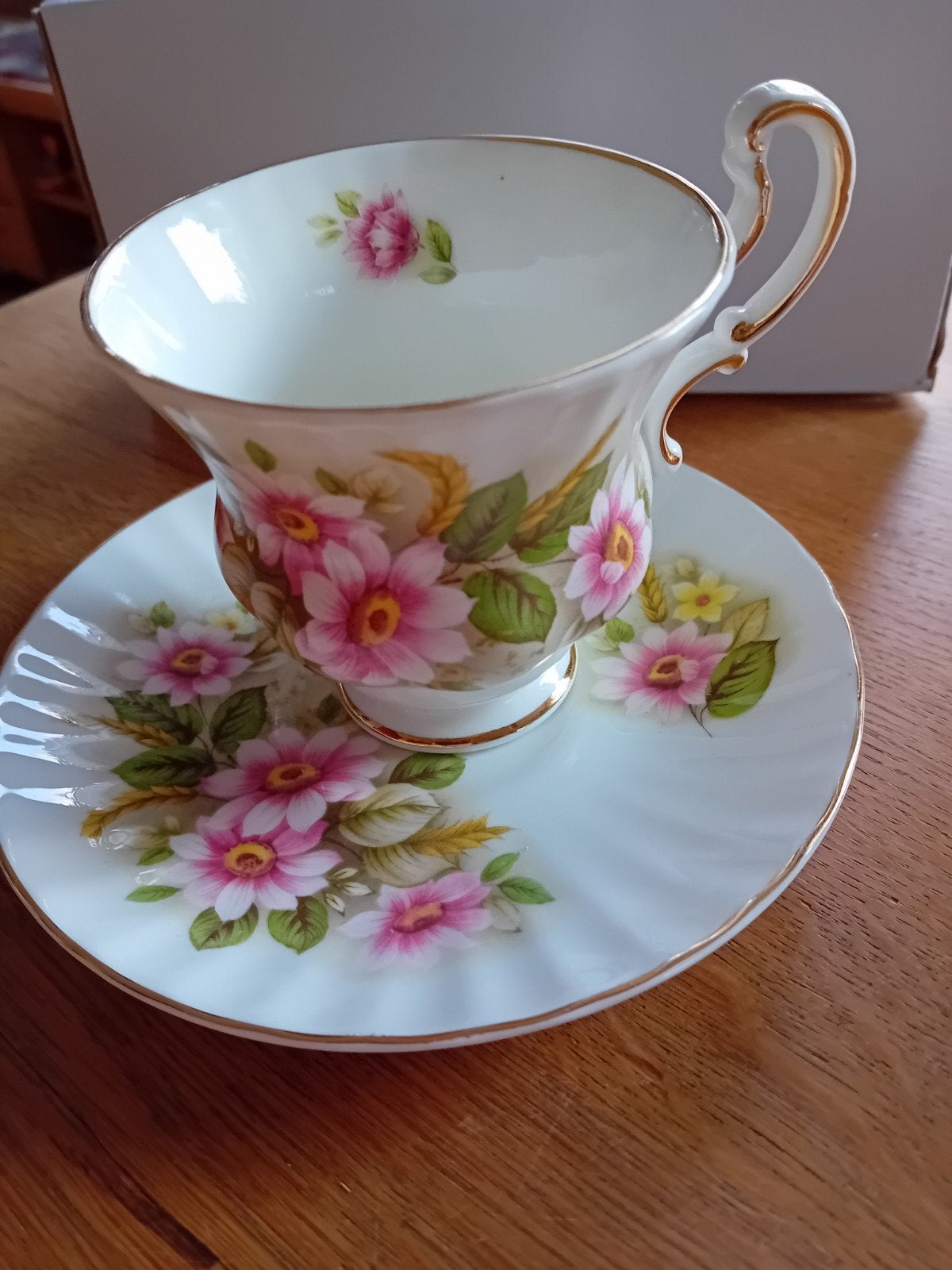 Bon China Helakraft kop en schotel., Ophalen of Verzenden, Zo goed als nieuw, Porselein, Kop en/of schotel