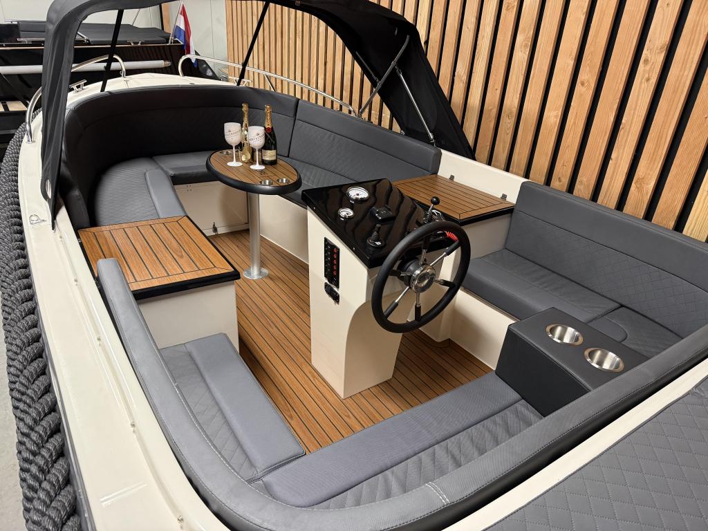 Demo LAGO AMORE 633 '60PK SUZUKI' KOELKST BOEGSCHROEF OPTIES, Tender, Lago Amore, Zonnedek, 6 m