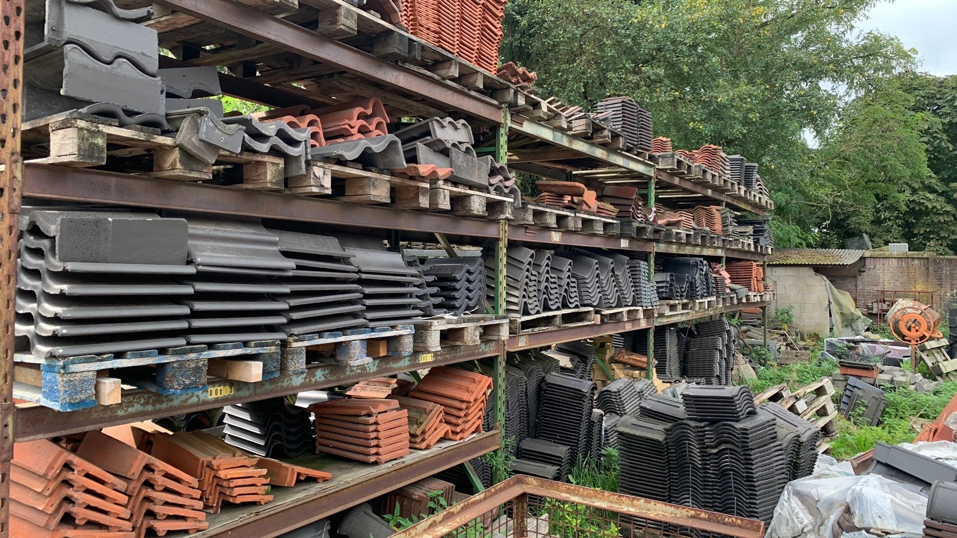 Groot assortiment gebruikte en nieuwe dakpannen, Ophalen, Gebruikt, 15 m² of meer, Dakpannen