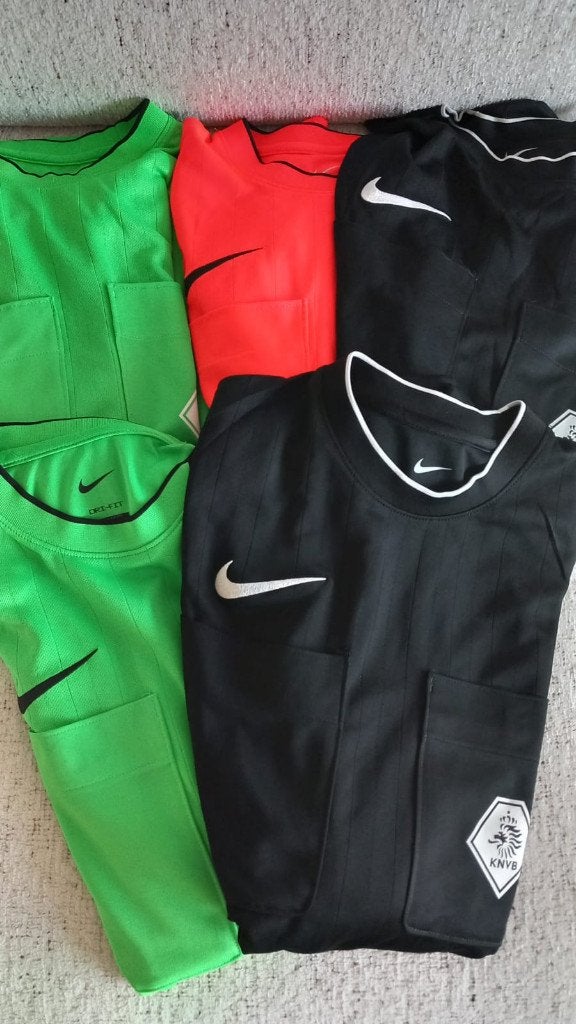 Set 5 shirts KNVB scheidsrechter/arbitrage (ook per stuk), Maat M, Ophalen of Verzenden, Zo goed als nieuw, Shirt