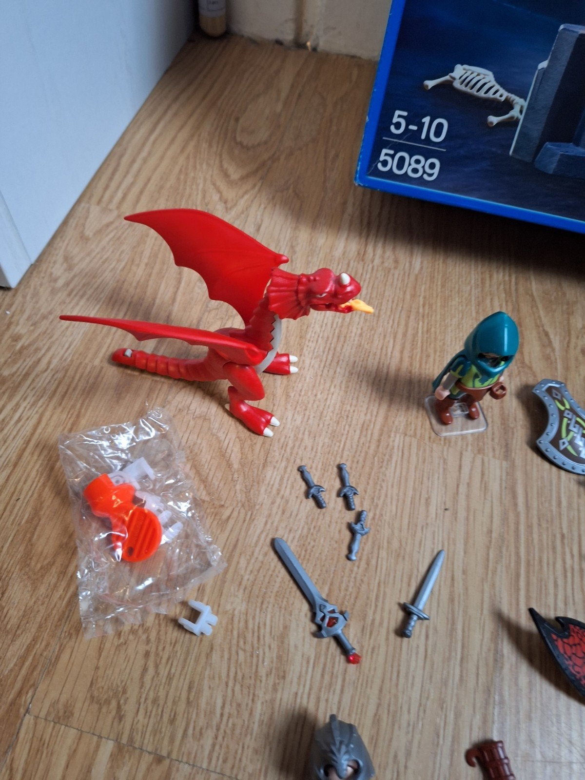Foto 7 van In doos Playmobil set Kerker van de Drakenridders 5089, boek