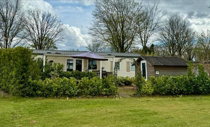 Comfortabel xxl chalet op 5 ***** sterre camping ter spegelt