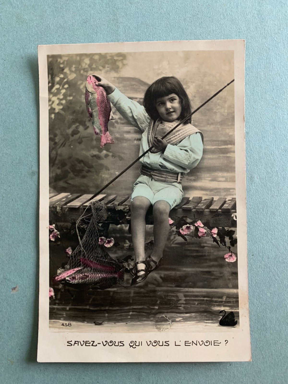 1 April - kindje met vis, Ophalen of Verzenden, Voor 1920, Gelopen, Kinderen
