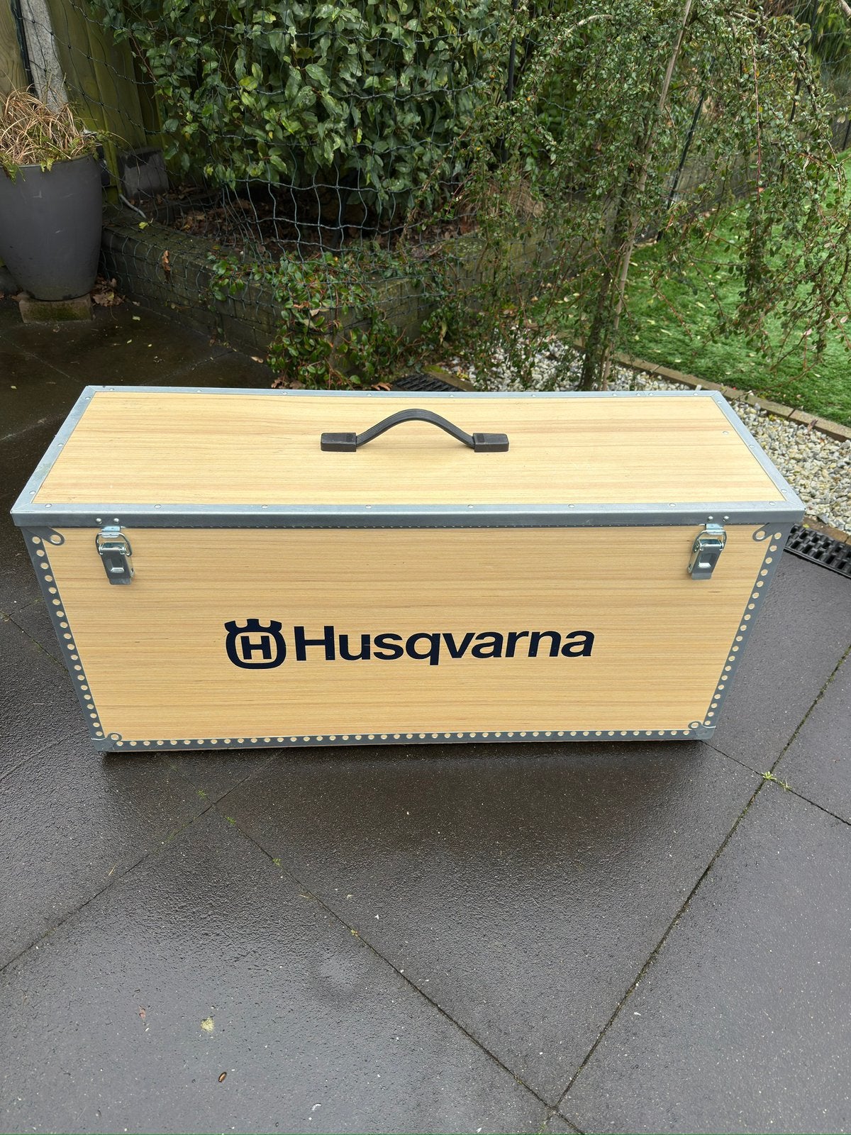 Husqvarna transportkist voor doorslijper bandenzaag, Ophalen, Zo goed als nieuw