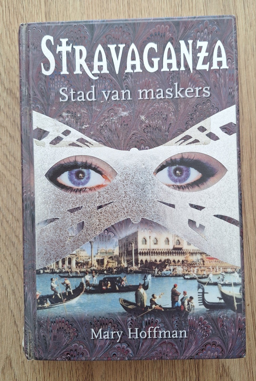 Stravaganza: Stad van Maskers - Mary Hoffman, Boeken, Ophalen of Verzenden, Gelezen