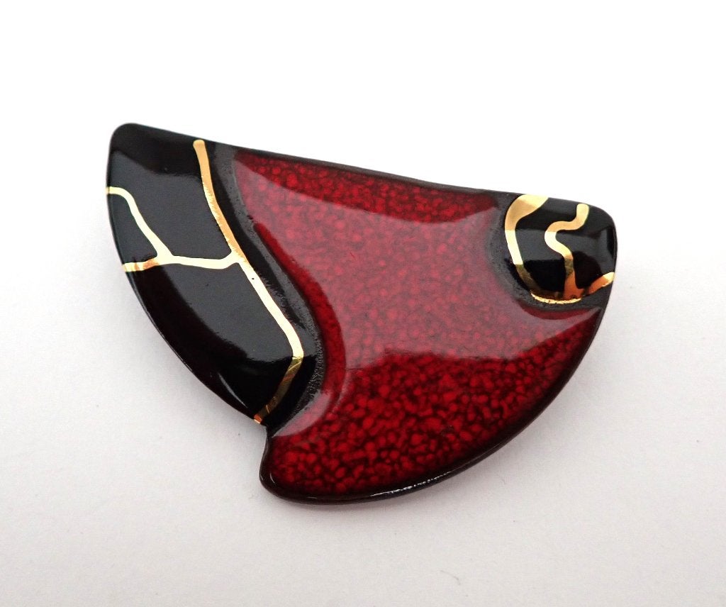 Handgemaakte keramieken broche, Sieraden, Tassen en Uiterlijk, Broches, Verzenden, Zo goed als nieuw, Rood, Overige materialen