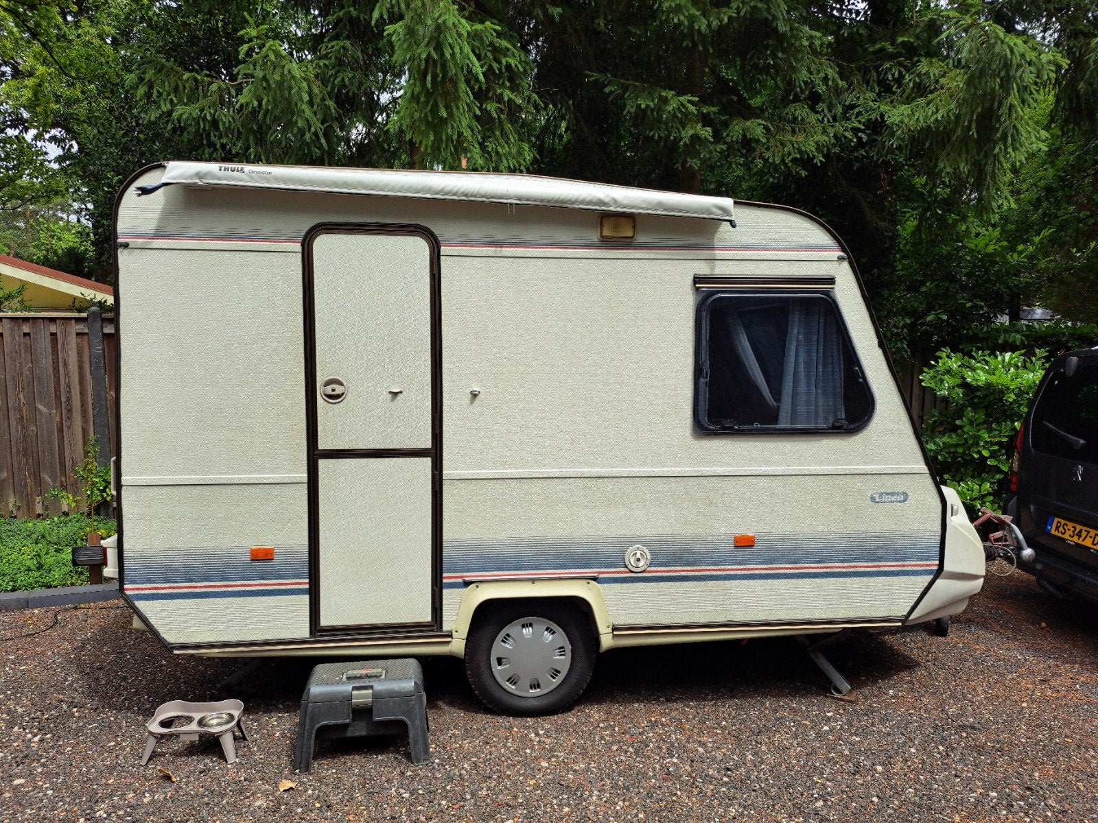 Adria Linea 4256 TE Caravan uit 1994 - Compact en Compleet, Rondzit, Koelkast, Particulier, Adria