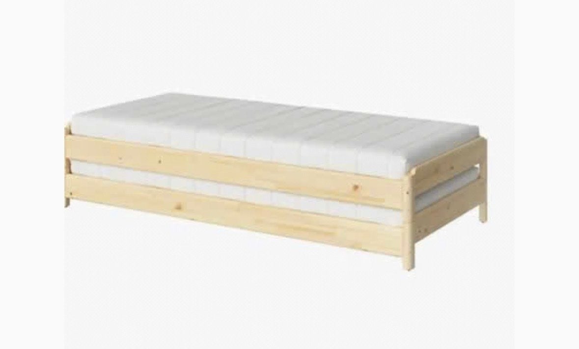 2 IKEA UTAKER (stapelbare)bedden - Ideaal als logeerbed, Ophalen, Eenpersoons, Bruin, Zo goed als nieuw
