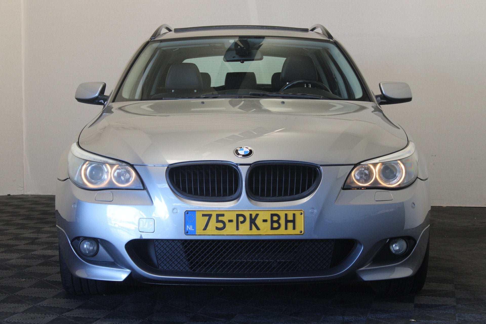 BMW 5 Serie Touring 525i Executive |Pano|Stoelverw.|, Auto's, Automaat, Achterwielaandrijving, Gebruikt, Zwart