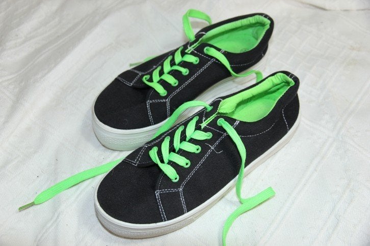 Stoere zwarte gympen, hoge zool. Mt 38 merk natural line, Kleding | Dames, Schoenen, ., Zwart, Ophalen of Verzenden, .