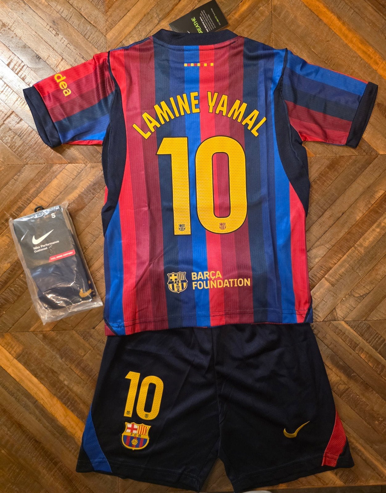 Barcelona Thuistenue Lamine Yamal - direct leverbaar, Maat XS of kleiner, Ophalen of Verzenden, Nieuw, Set