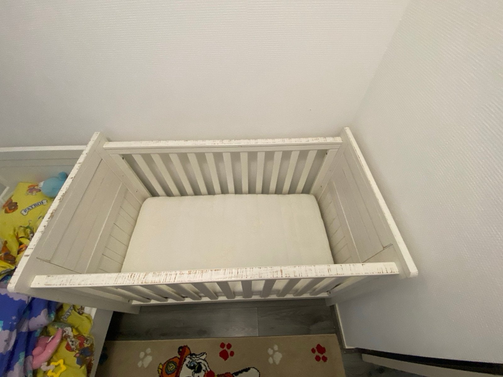 Wooden Baby Cot 60120 cm with Mattress – Rustic Style, Kinderen en Baby's, Babywiegjes en Ledikanten, Ophalen, Gebruikt, Ledikant