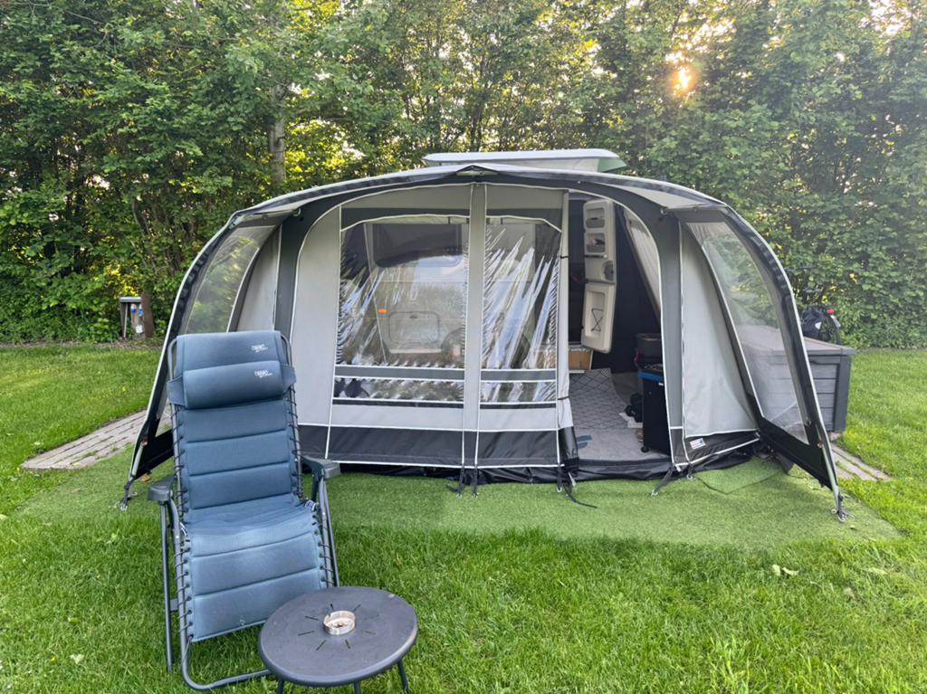 Eriba Touring 3.10 Familia 60 years, Luifel, Standaardzit, Particulier, 4 tot 5 meter